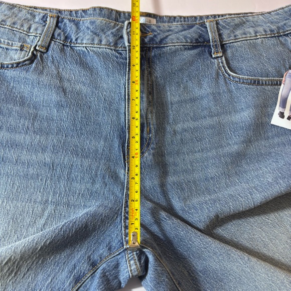 Time and Tru High Rise Straight Leg Cuffed Jeans Casual Pants Light Wash Size 18 - Picture 12 of 14